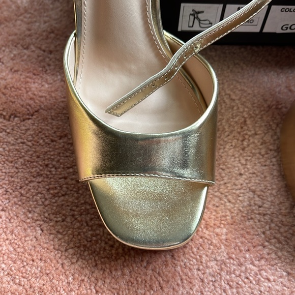 Lulus gold dressy /wedding shoes almost new - Picture 3 of 17